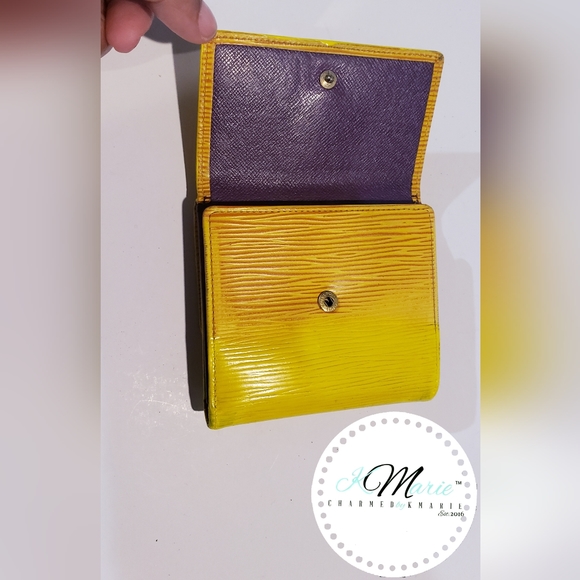 Louis Vuitton Epi Wallet - Picture 5 of 8